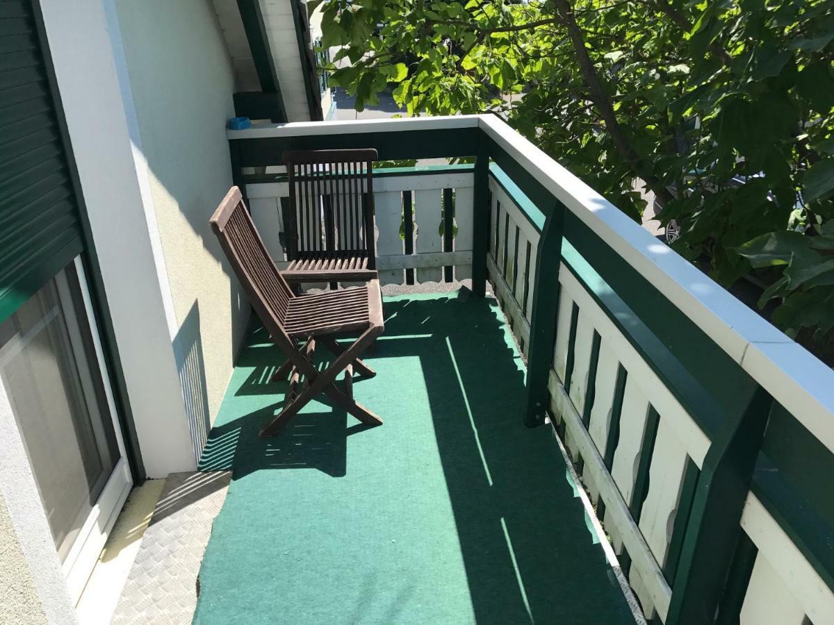 Gaestehaus Lindenhof Homestay *